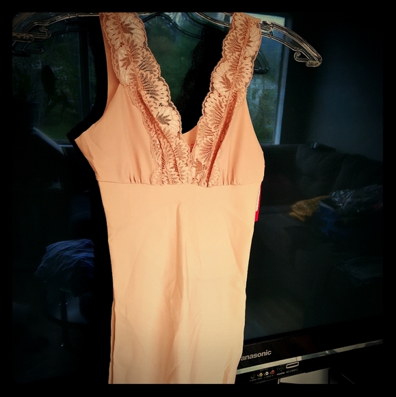 Lingerie - Picture 1 of 1